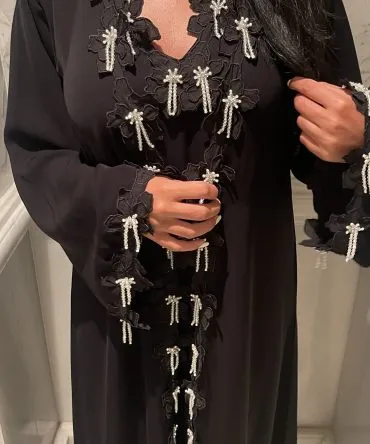 Flower droplets black