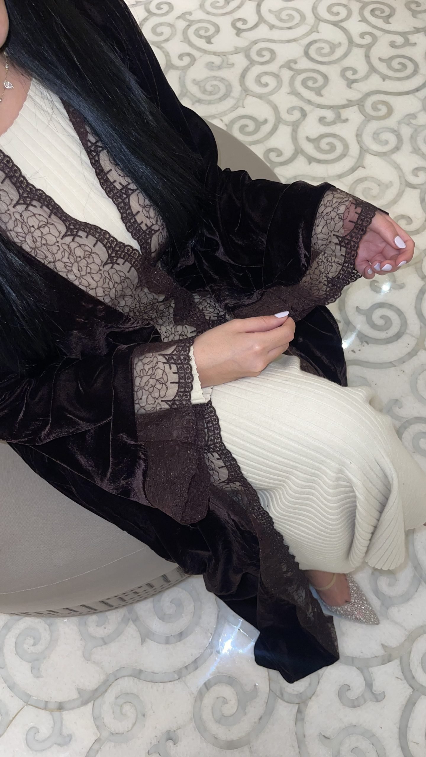 Brown Velvet Abaya - Image 3