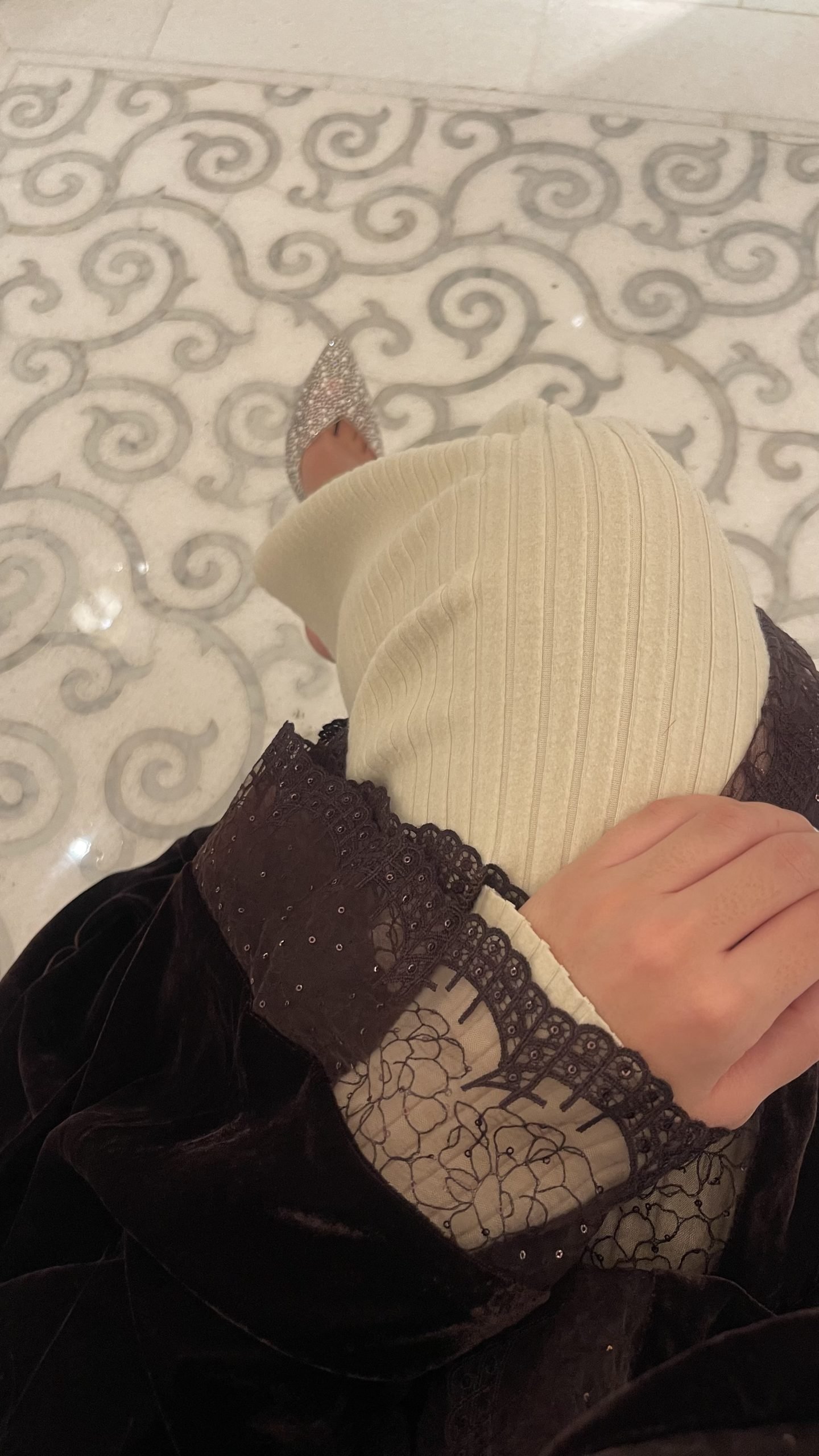 Brown Velvet Abaya - Image 4