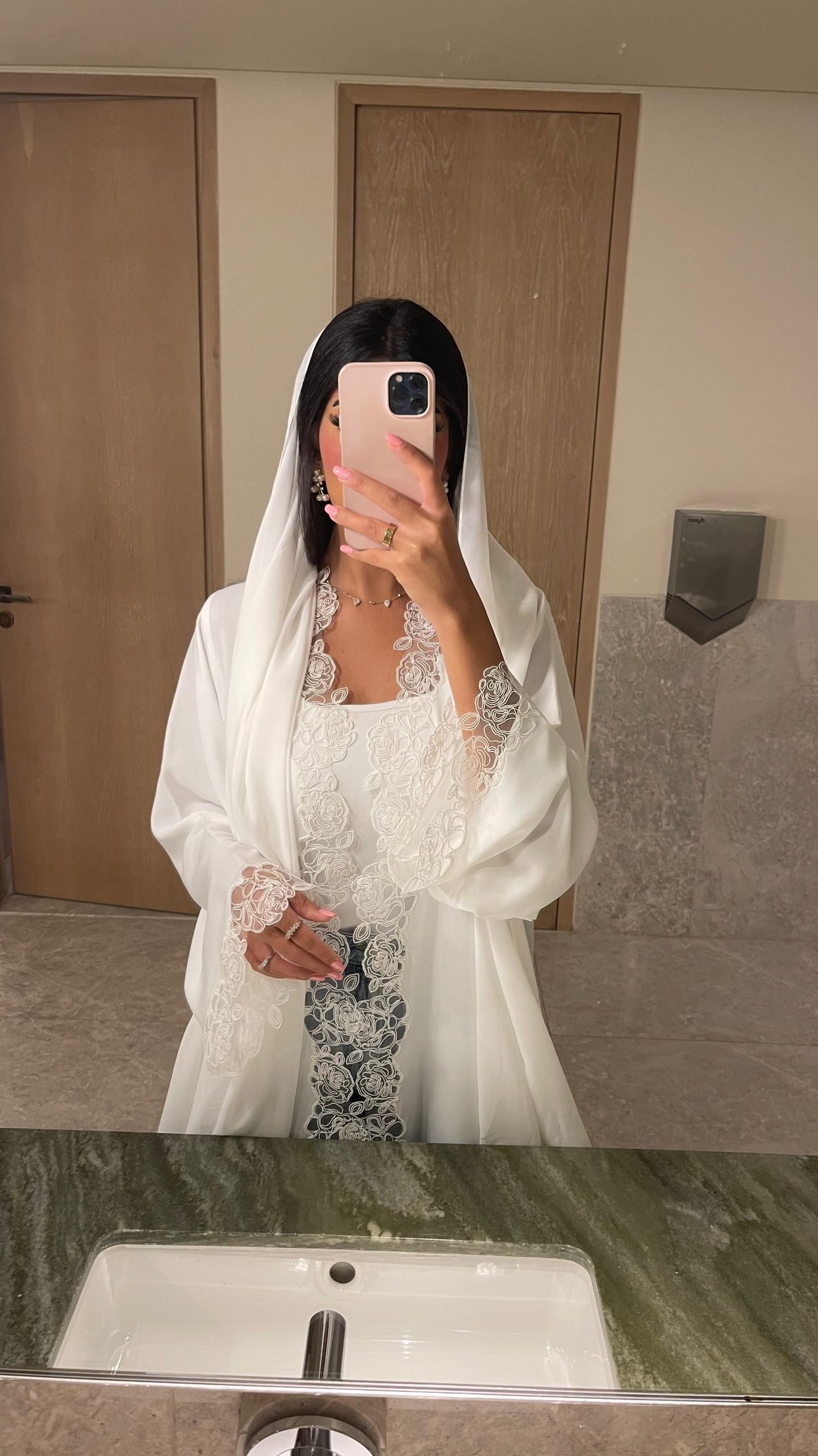 White Rose Abaya - Image 2