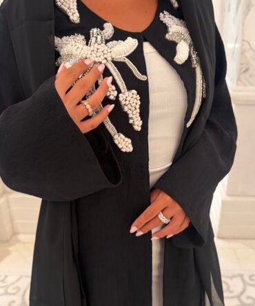 Black Seashell abaya
